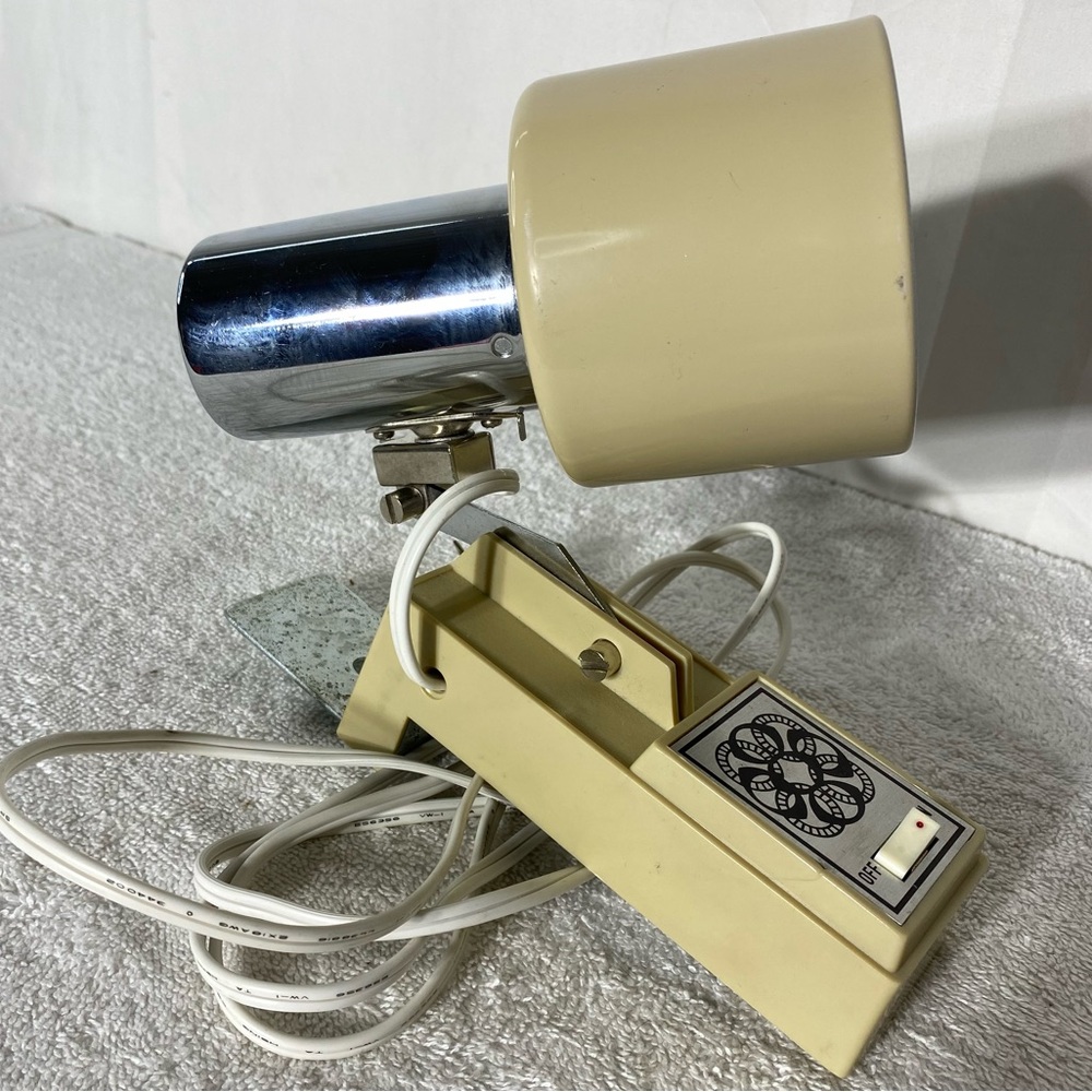 Vintage Beige Clamp On Headboard Reading Lamp - Picture 4 of 13
